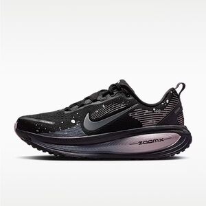 Nike Women's Running Vomero 18 Shoes